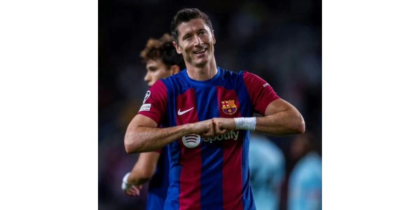 In het nieuwe Champions League-seizoen scoort Lewandowski 100 doelpunten en de legende gaat verder